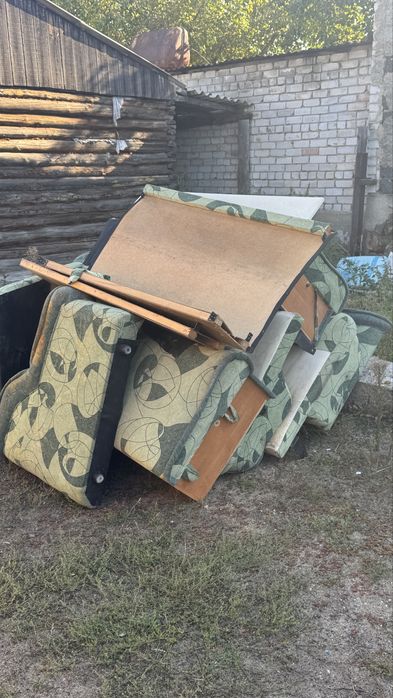 Отдам 2 дивана бесплатонг