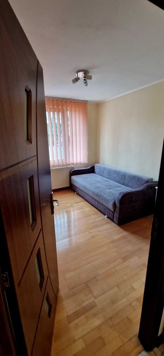 Închiriez apartament 4 camere zona Tractorul