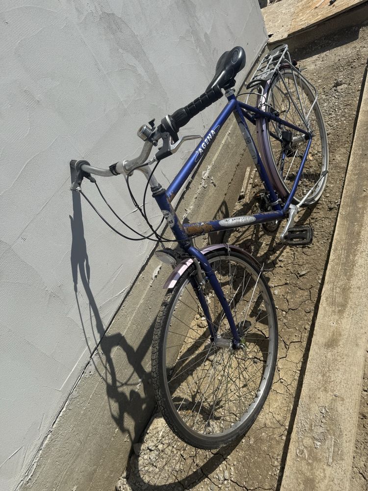 Bicicleta cu dinam si far pret fix