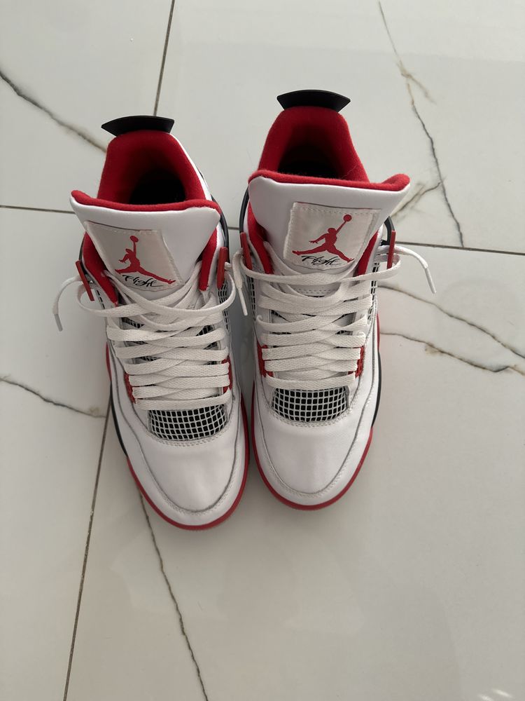 Jordan 4 Fire Red marime