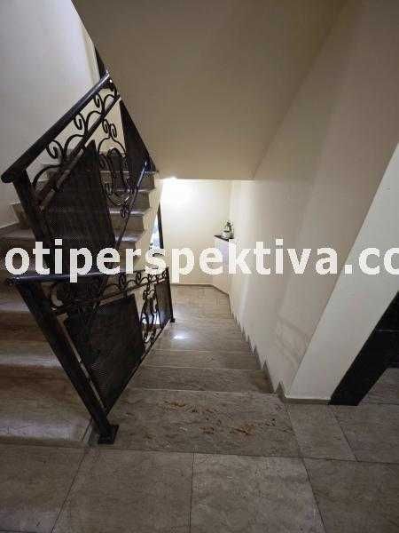 Продава се Двустаен апартамент в Пловдив, Център - 57 кв.м за 2018 €/кв.м - Снимка #11