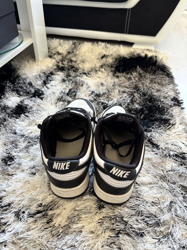 Nike Panda Dunk Low