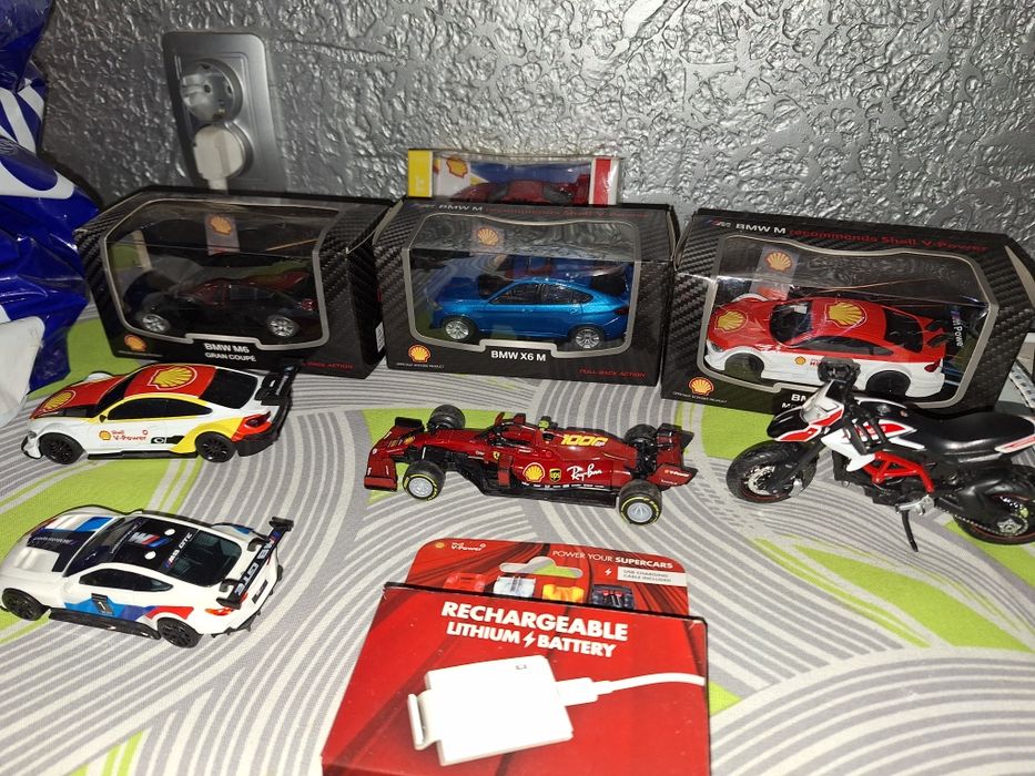 Колички в мащаби  Ferrari , камионче Кока кола