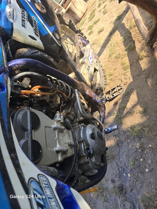 Vând Yamaha yzf 250cc
45cai 
Pinion lanț NOU
Garnitura de Carter NOU
S