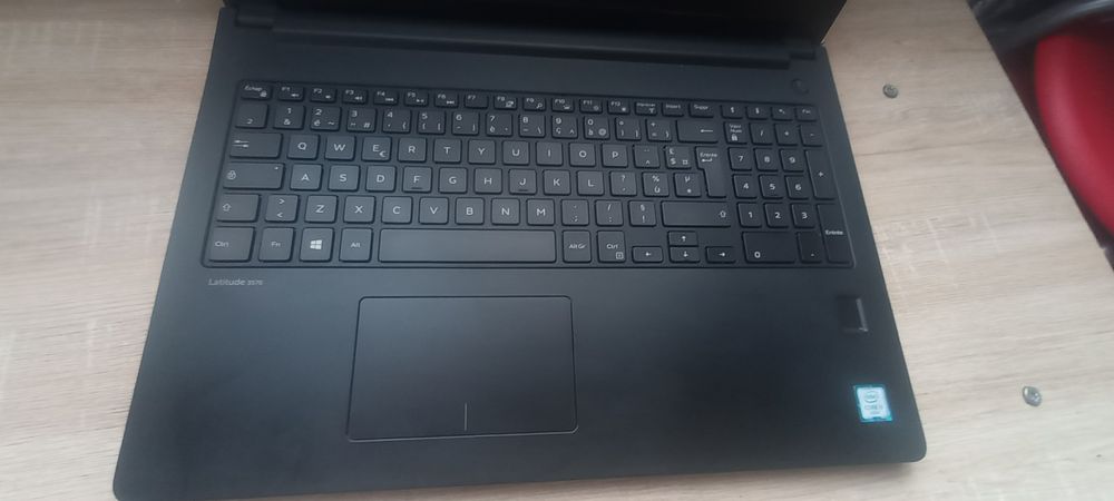 Laptop dell latitude 3570 anul 2016 pentru piese