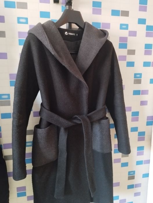 Продажа осенней куртки и пальто