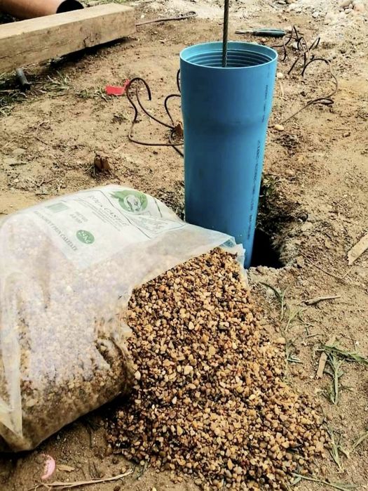 Foraje puțuri și denisipări piloni de susținere