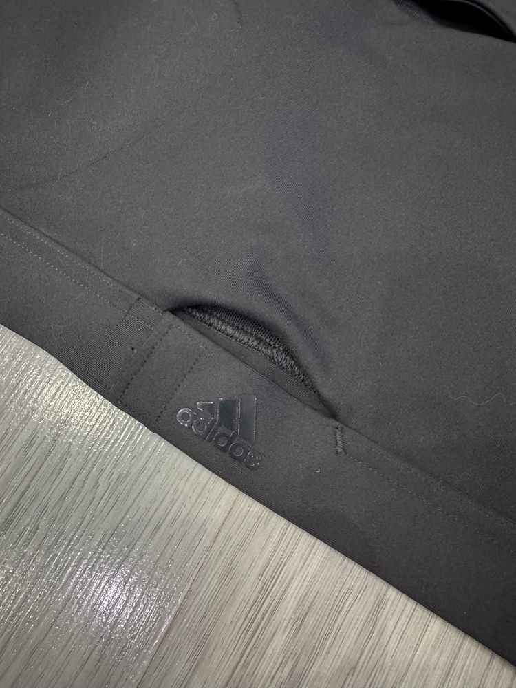 Спортно бюстие Adidas чисто ново