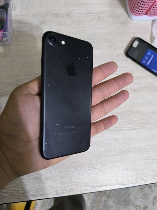 Продаётся iPhone 7, 32 GB.