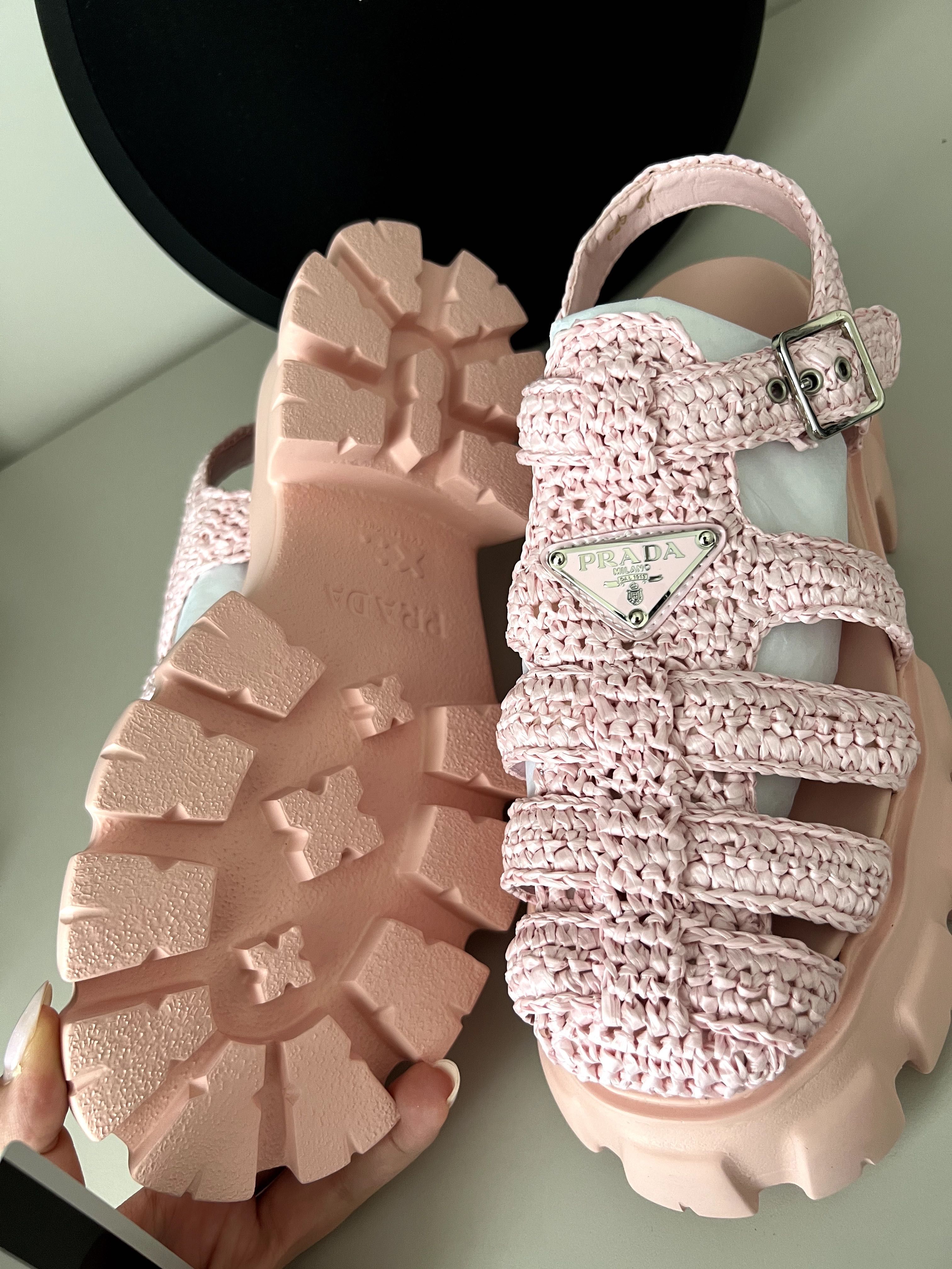 Дамски сандали Prada.Налични 37 38 39 номер