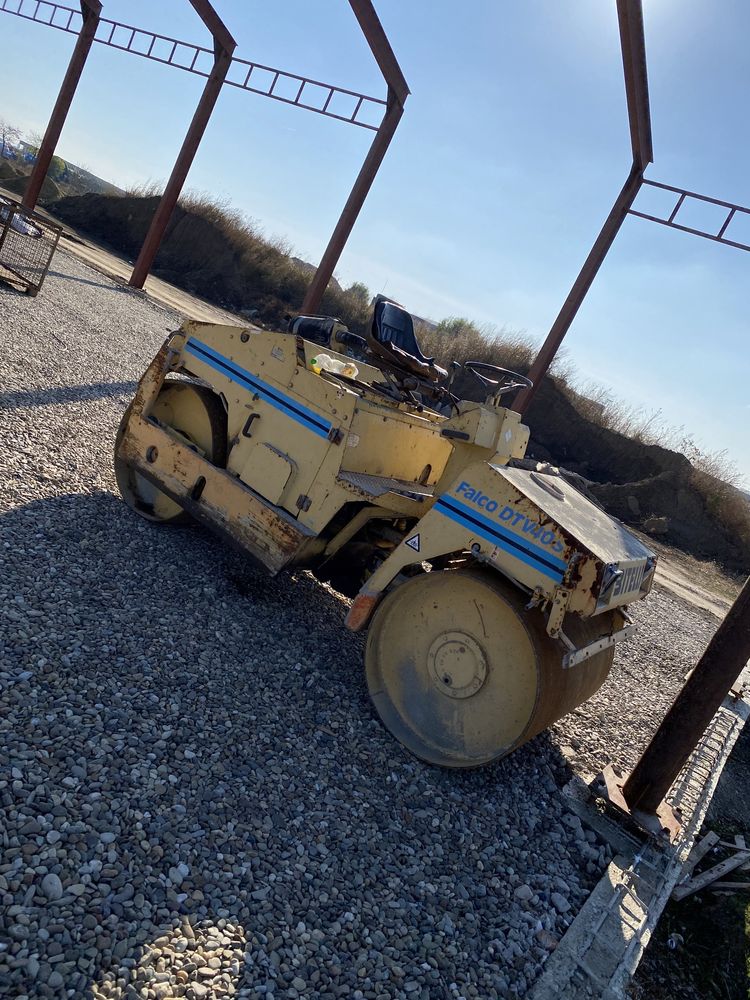 Inchiriez compactor 4,5 tone, 1000 RON/zi