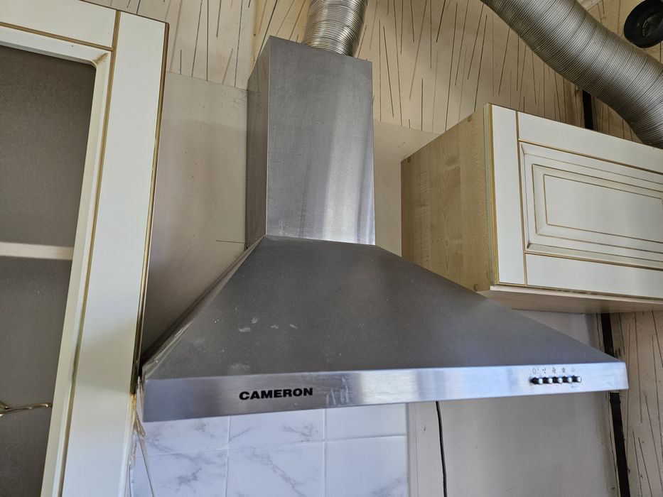 Продам вытяжку Камерон