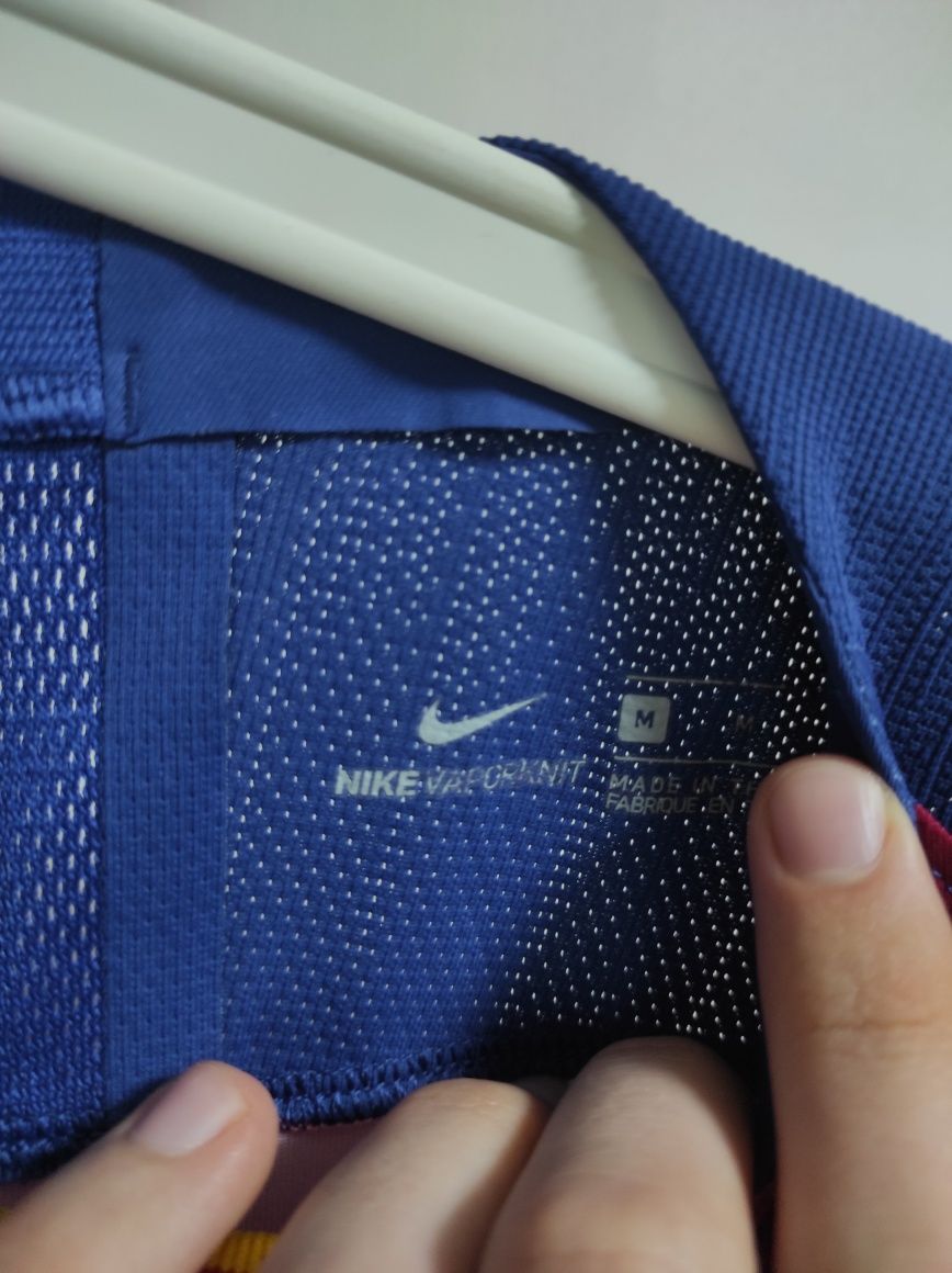 Тениска Nike × Barcelona × Messi (S-M) (Оригинал)