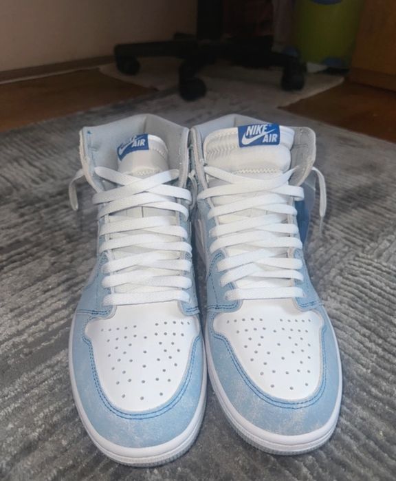 Jordan 1 hyper royale