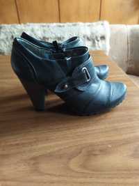 Черни обувки с дебел ток
