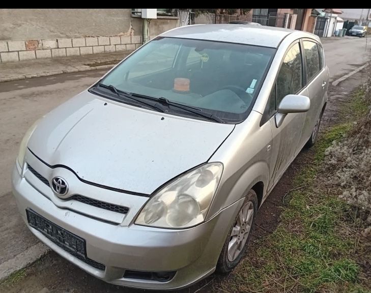Toyota corolla verso 2.0 d4d 116 к с на части