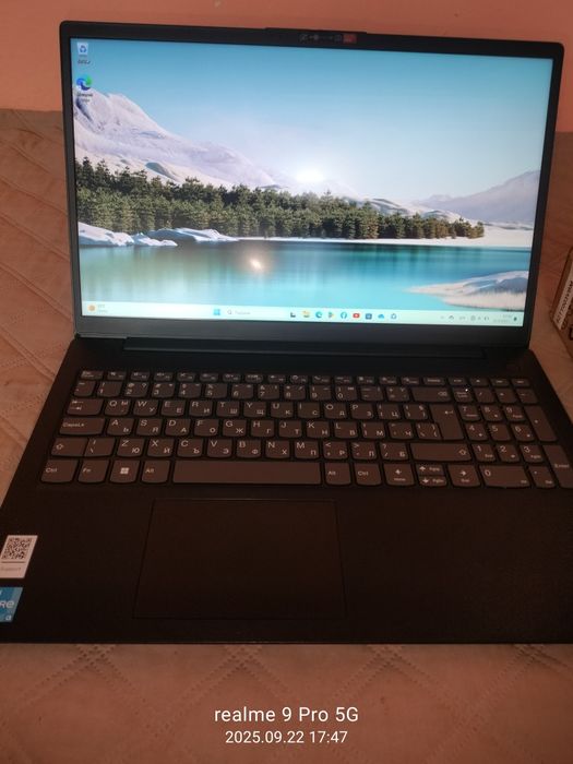Лаптоп Lenovo V15 G3