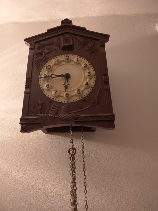Vând ceas cu cuc