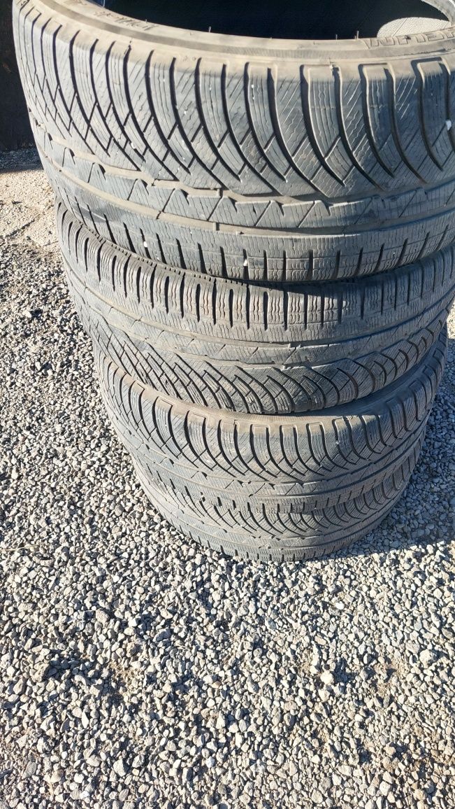 Cauciucuri iarnă 235/50/17 Michelin