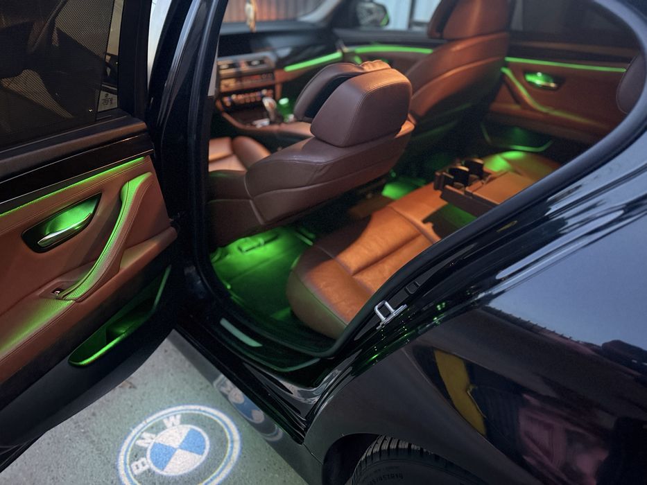 Vand  sau schimb bmw f 10 anul 2010 520 diesel