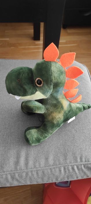 De vanzare 3 dinozauri plus