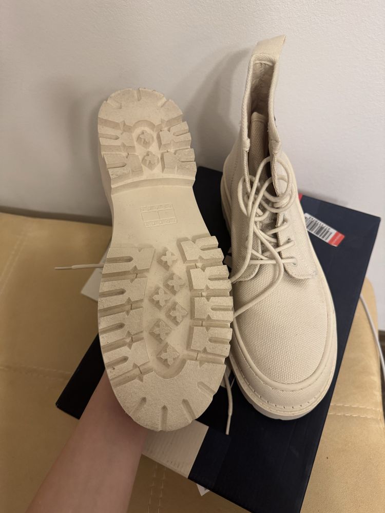 Дамски обукви Tommy Hilfiger