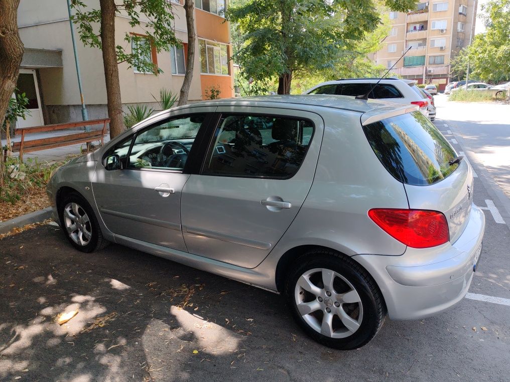 Продавам Пежо 307 SE