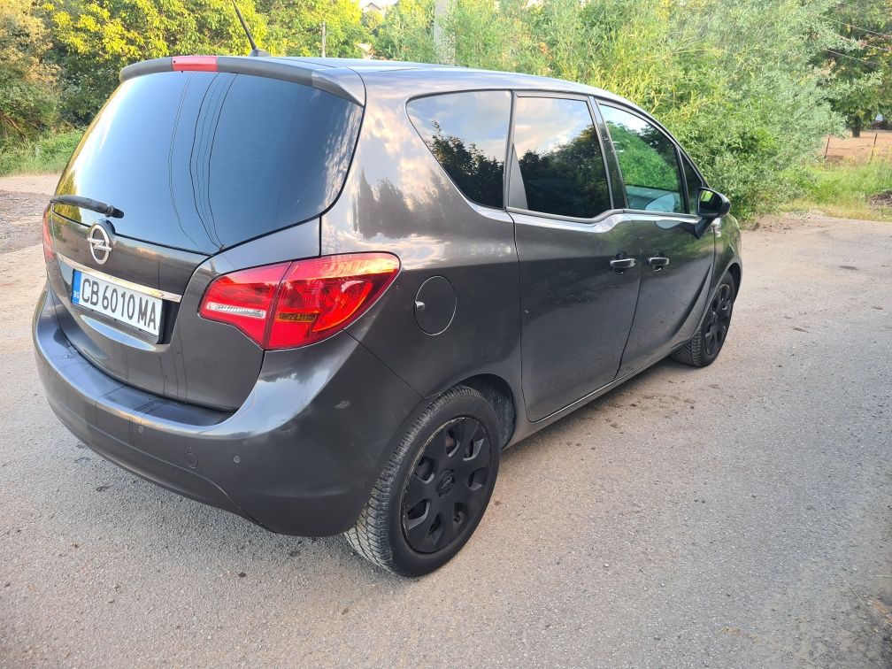 Продавам Опел Мерива 2010г 1.4 турбо 140к.с 6 скорости 200000км
