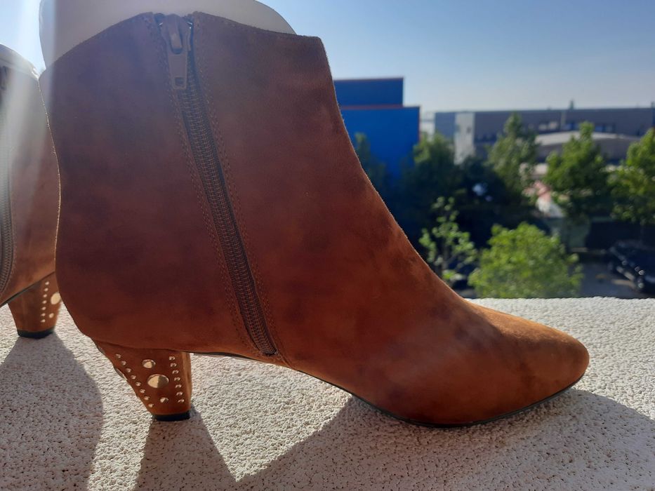 Botine noi piele naturala intoarsa nr 41