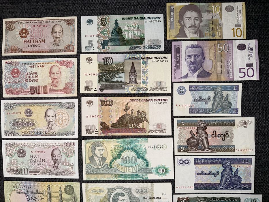 Lot 30 bancnote diferite