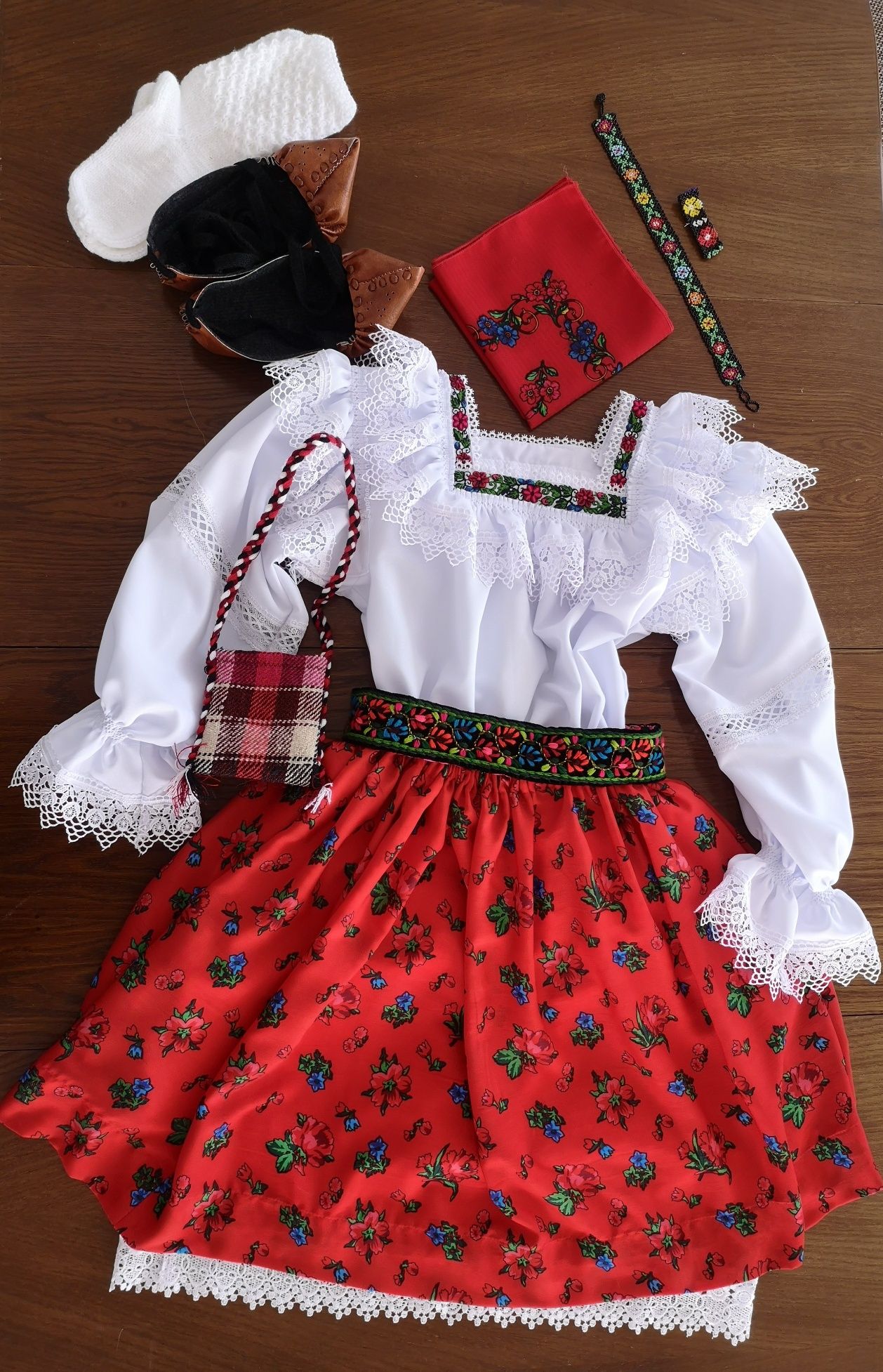 Costum popular pentru femei din Maramures