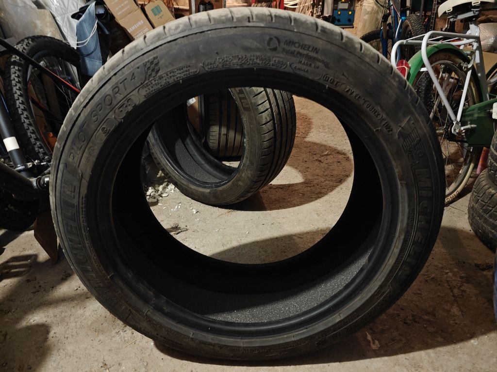 Michelin Pilot Sport 4 XL 235/45/ZR18
