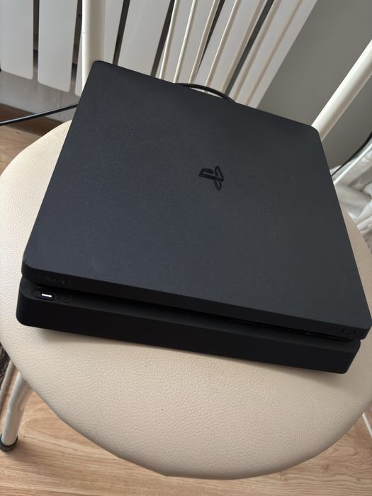 Playstation 4 slim 1 tb