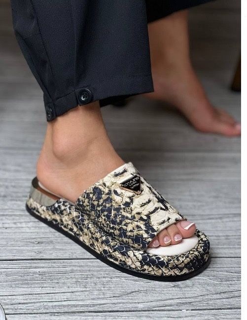 Продам летнюю обувь