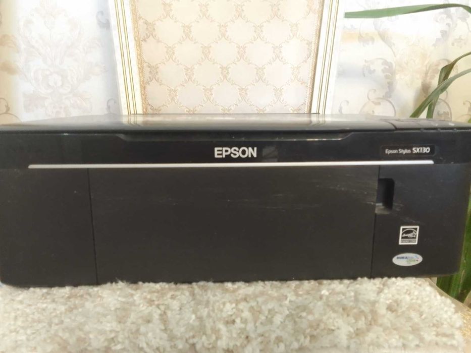 Срочно продается новый принтер EPSON вместе с комплектующими