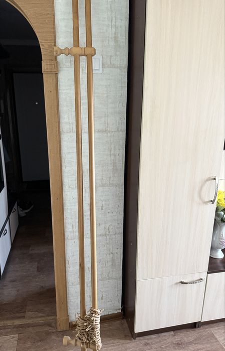 Продам гардину леревянную