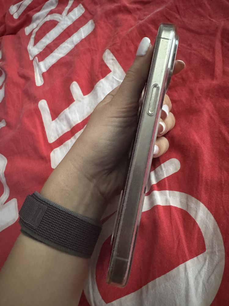 Iphone 15 pro max с гаранция