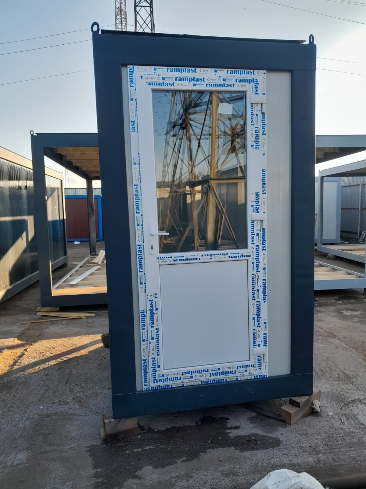 Vand container modular sau cadru metalic pentru container .