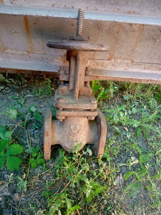 Задвижка железная рабочая