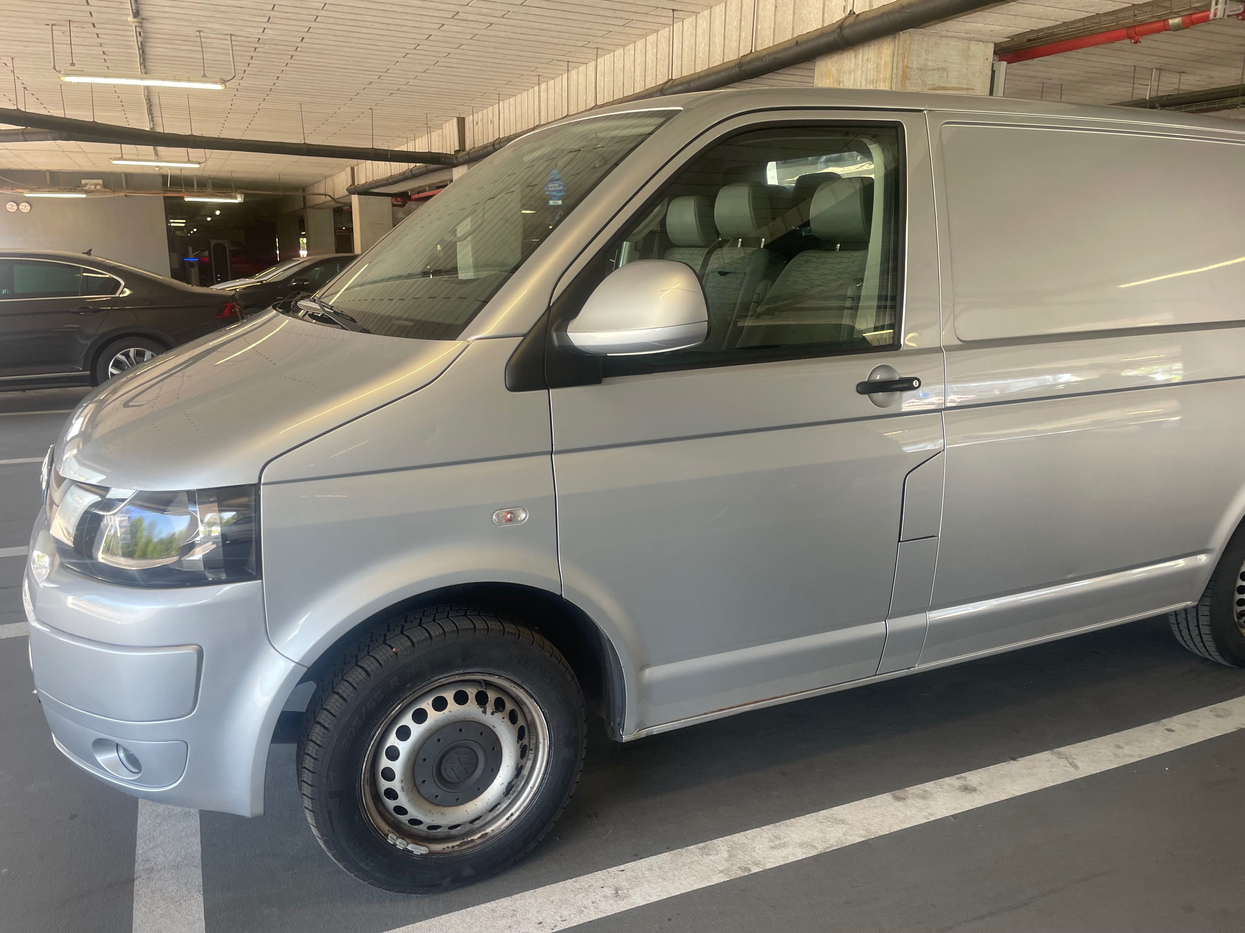 Inchiriere duba fara sofer Vw Transporter preț 300 lei/zi
