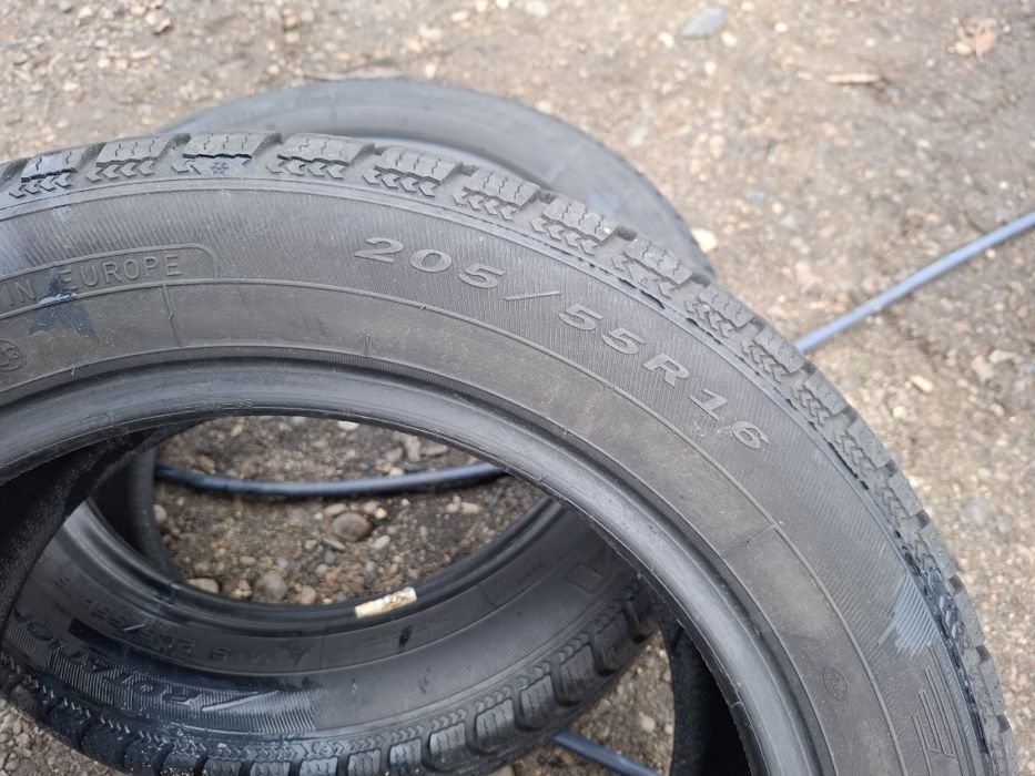 Vand 2 anvelope 205 55 16 debita de iarna bune