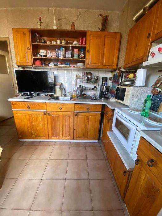 Продава се Тристаен апартамент в София, Център - 88 кв.м за 765 €/кв.м - Снимка #1