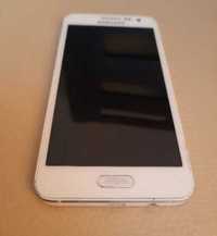 Samsung A3 телефон