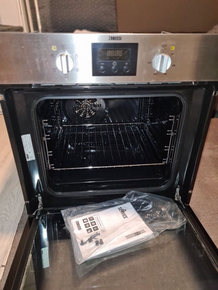 Фурна за вграждане Zanussi