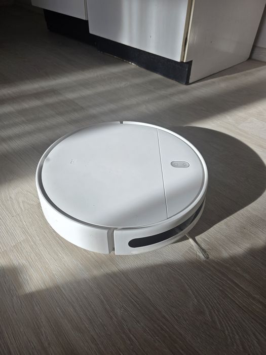 Xiaomi Mi Robot Vacuum-Mop Essential