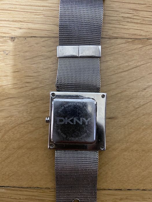 Ceas dama DKNY Donna Karan New York cu bratara metalica in cutie