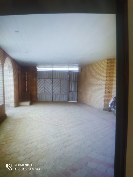 Продаю с пропиской 4 комнаты сауна бассеин 4,5сот. Все условия есть.