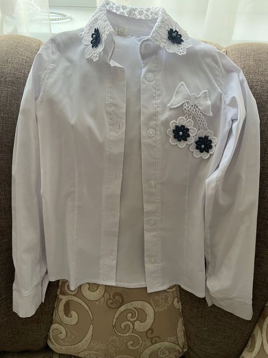 Продам блузку на девочку р. 36