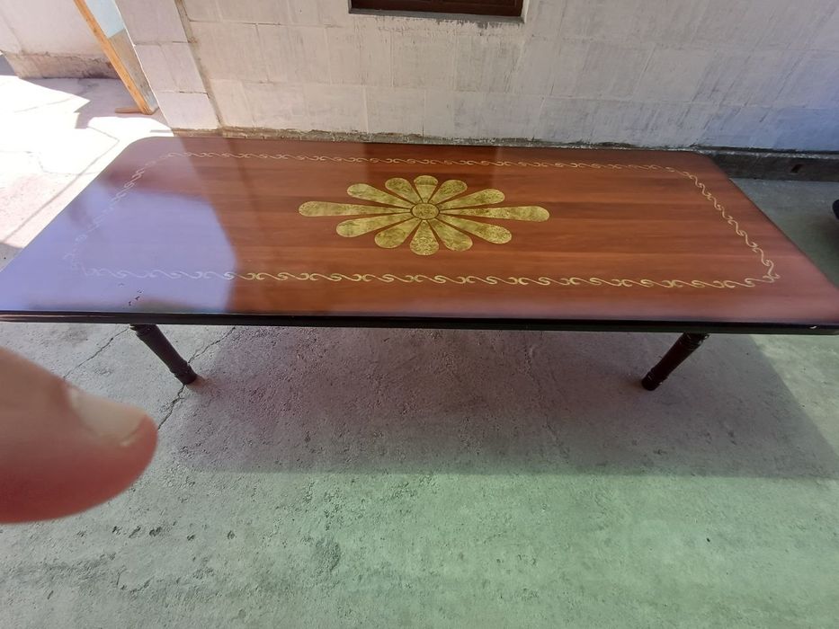 Продаю срочно стол хонтахта