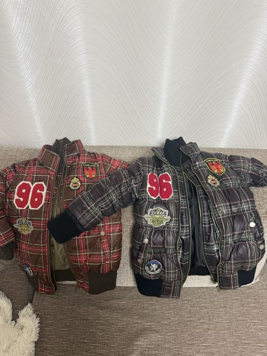 Продам куртку детскую легкую, тонкую но очень теплую.